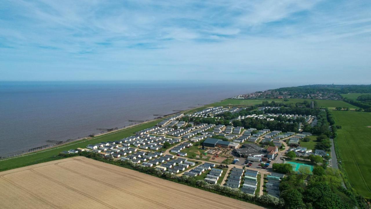 Beautiful Lodge With Full Sea Views At Broadland Sands In Suffolk Ref 20235Bs Hopton on Sea Zewnętrze zdjęcie