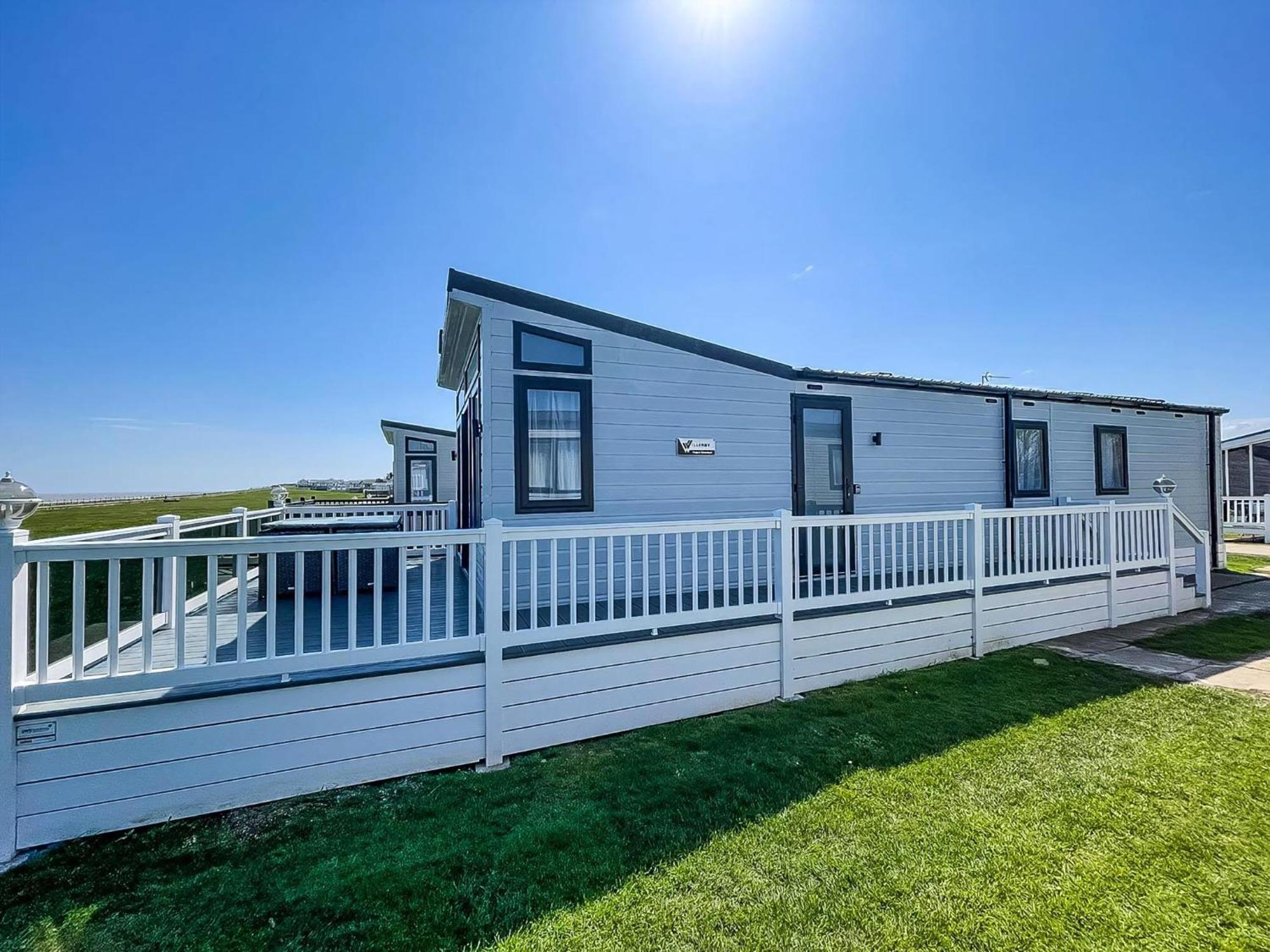 Beautiful Lodge With Full Sea Views At Broadland Sands In Suffolk Ref 20235Bs Hopton on Sea Zewnętrze zdjęcie