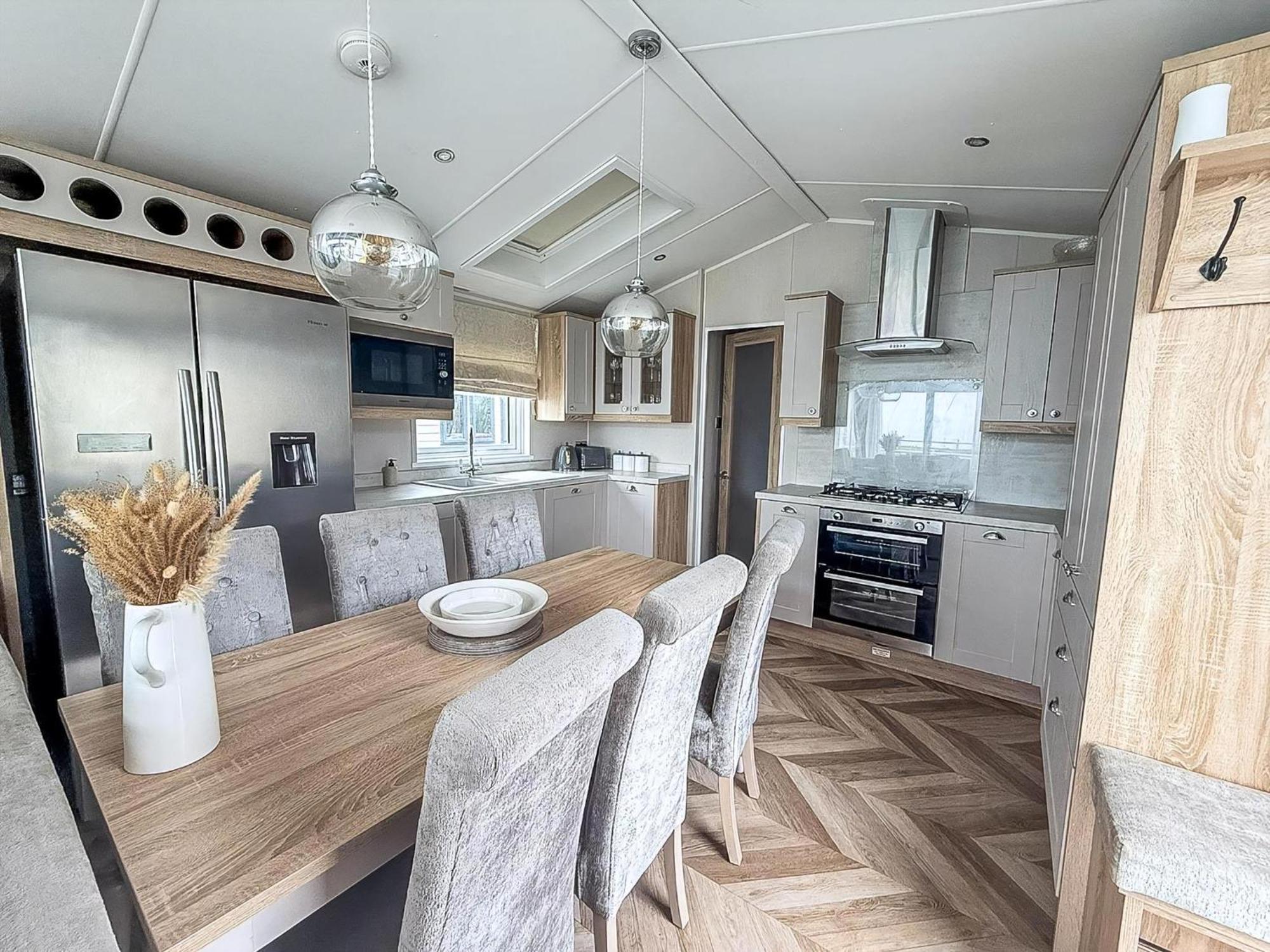 Beautiful Lodge With Full Sea Views At Broadland Sands In Suffolk Ref 20235Bs Hopton on Sea Zewnętrze zdjęcie