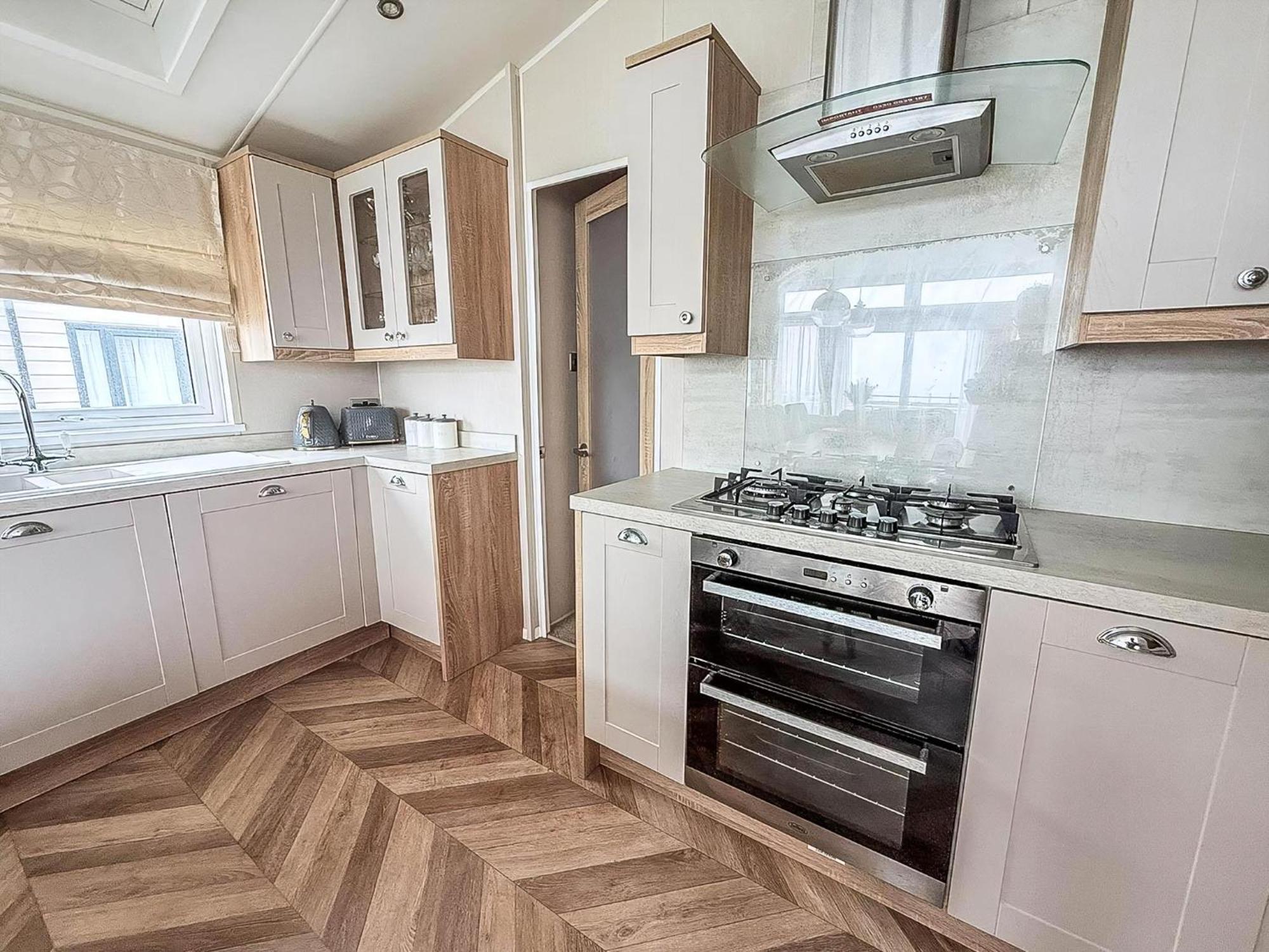 Beautiful Lodge With Full Sea Views At Broadland Sands In Suffolk Ref 20235Bs Hopton on Sea Zewnętrze zdjęcie