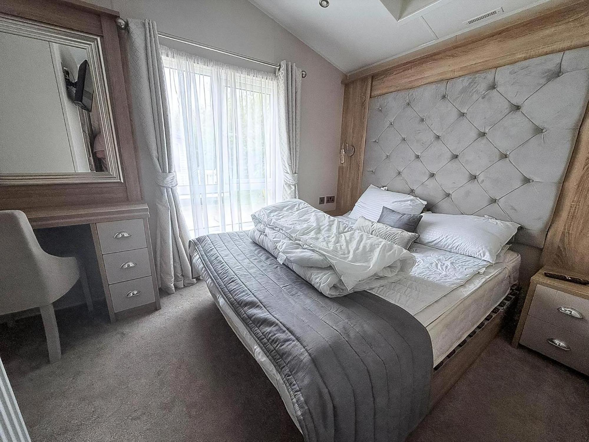 Beautiful Lodge With Full Sea Views At Broadland Sands In Suffolk Ref 20235Bs Hopton on Sea Zewnętrze zdjęcie